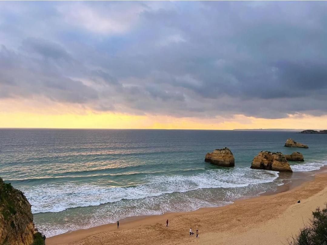 Luxury 2 Min Beach With Balcony, Ocean View, Wifi, Ac, Smarttv Portimão Eksteriør billede