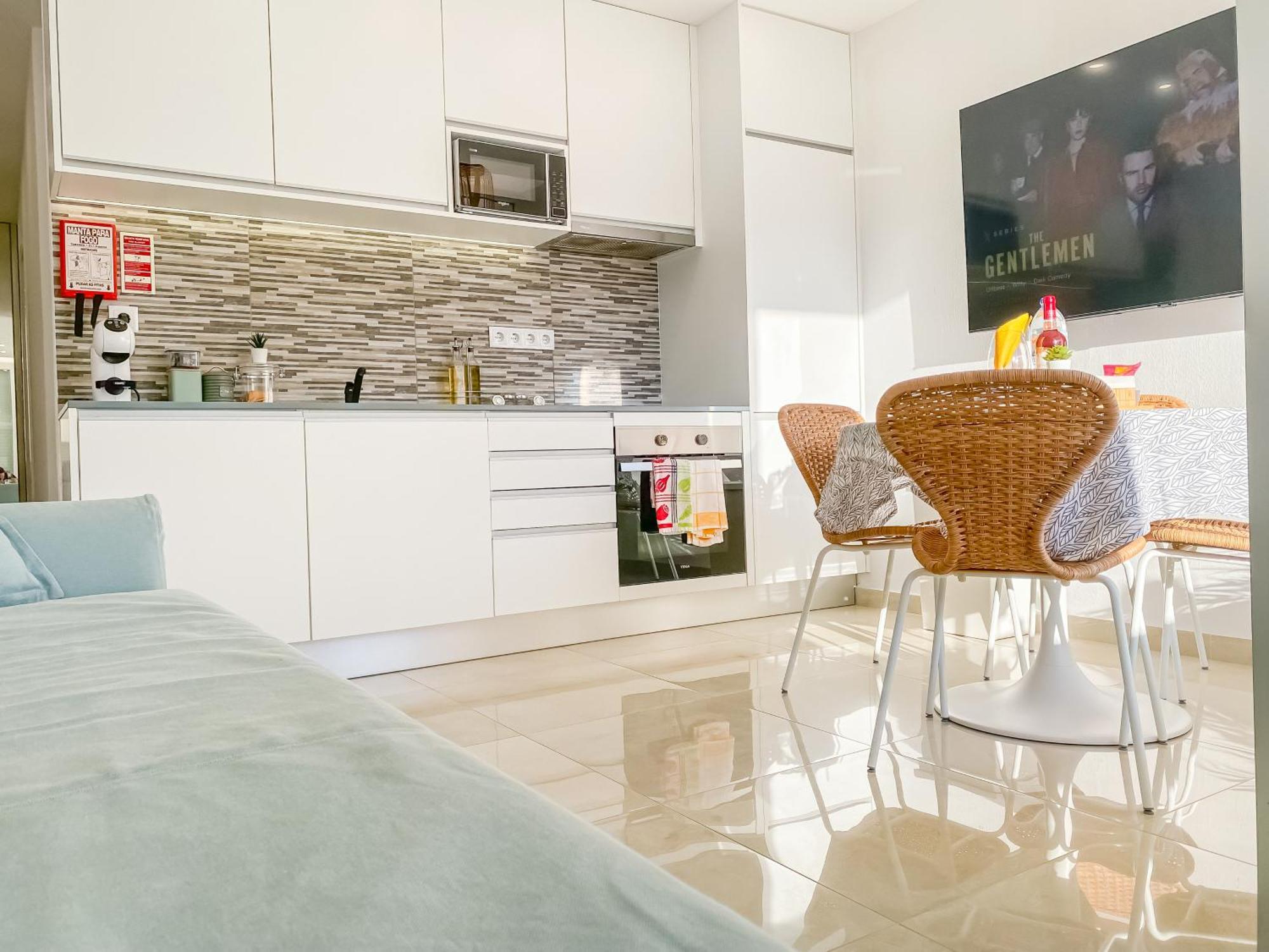 Luxury 2 Min Beach With Balcony, Ocean View, Wifi, Ac, Smarttv Portimão Eksteriør billede
