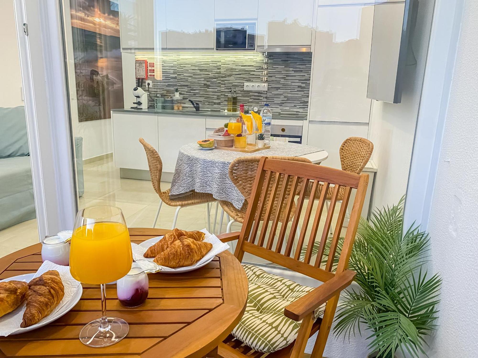 Luxury 2 Min Beach With Balcony, Ocean View, Wifi, Ac, Smarttv Portimão Eksteriør billede
