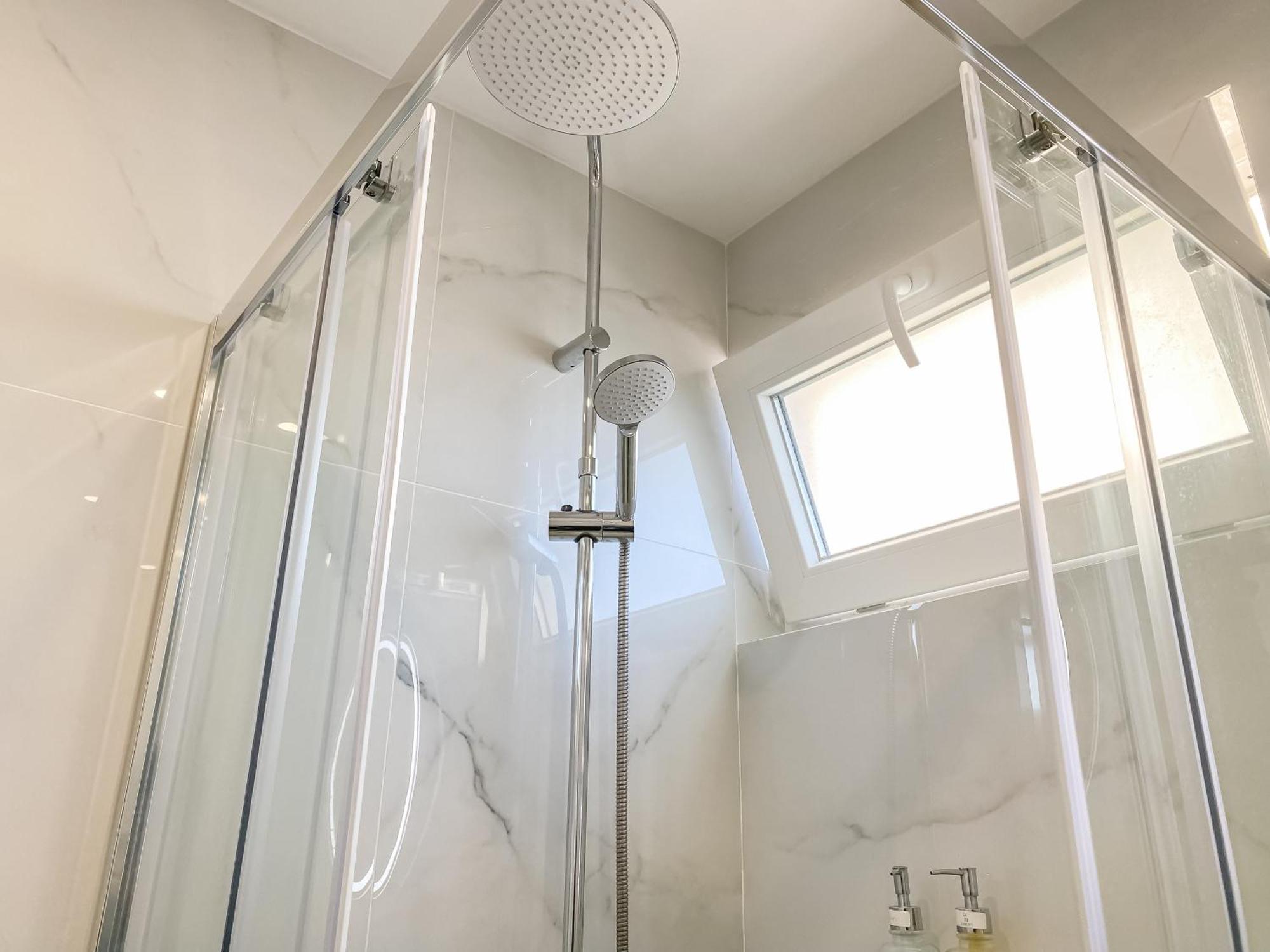 Luxury 2 Min Beach With Balcony, Ocean View, Wifi, Ac, Smarttv Portimão Eksteriør billede