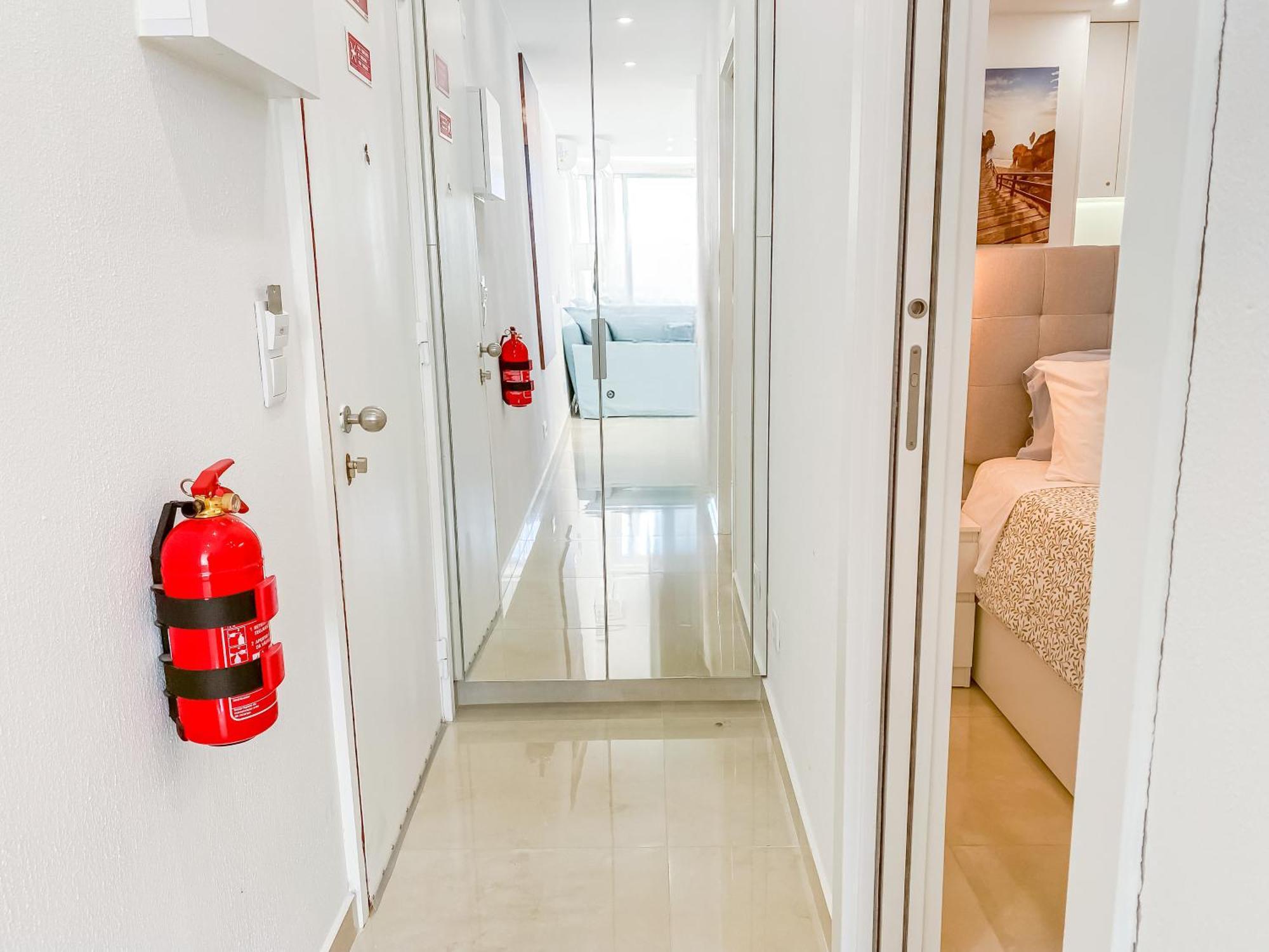 Luxury 2 Min Beach With Balcony, Ocean View, Wifi, Ac, Smarttv Portimão Eksteriør billede