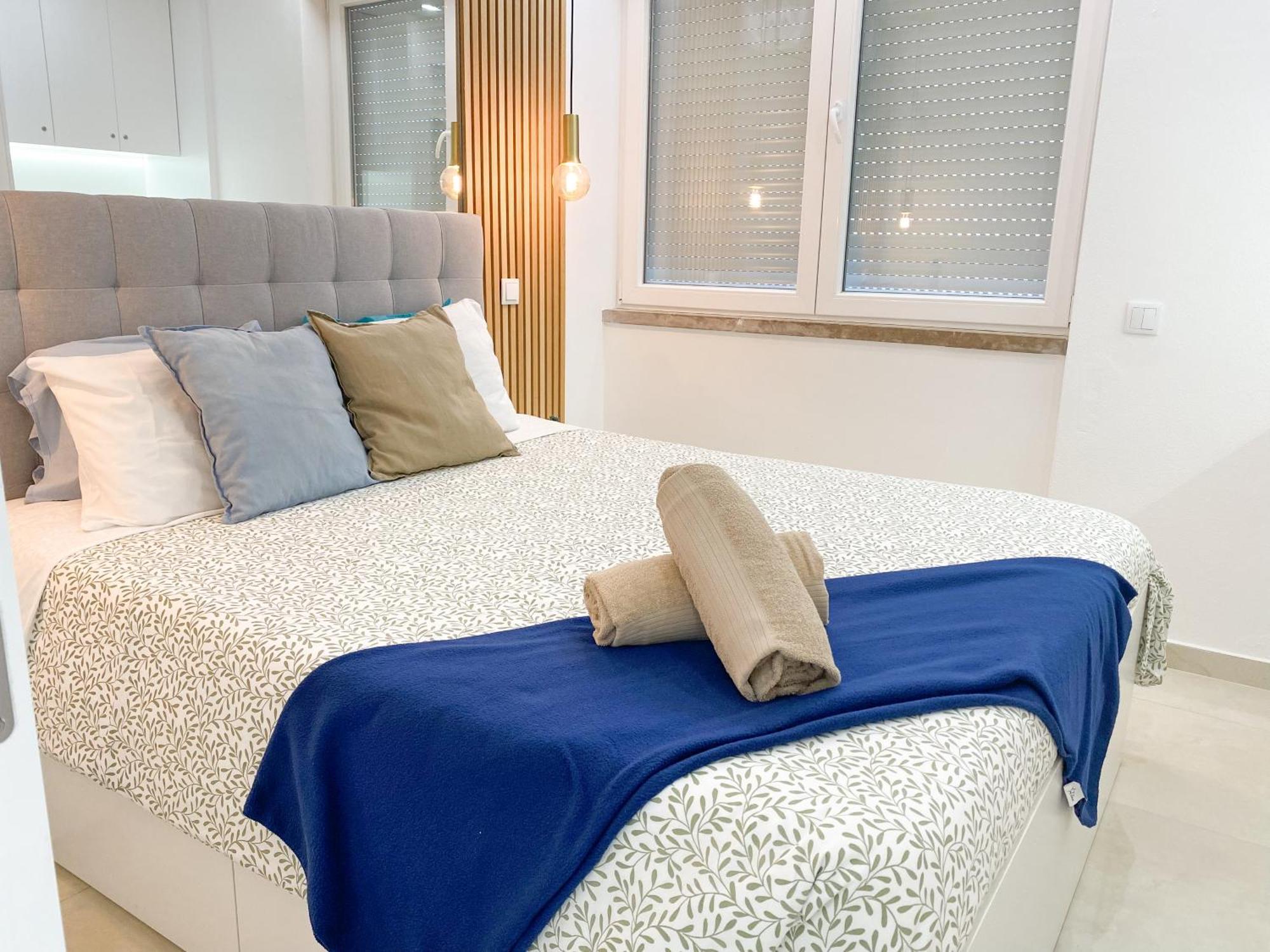 Luxury 2 Min Beach With Balcony, Ocean View, Wifi, Ac, Smarttv Portimão Eksteriør billede