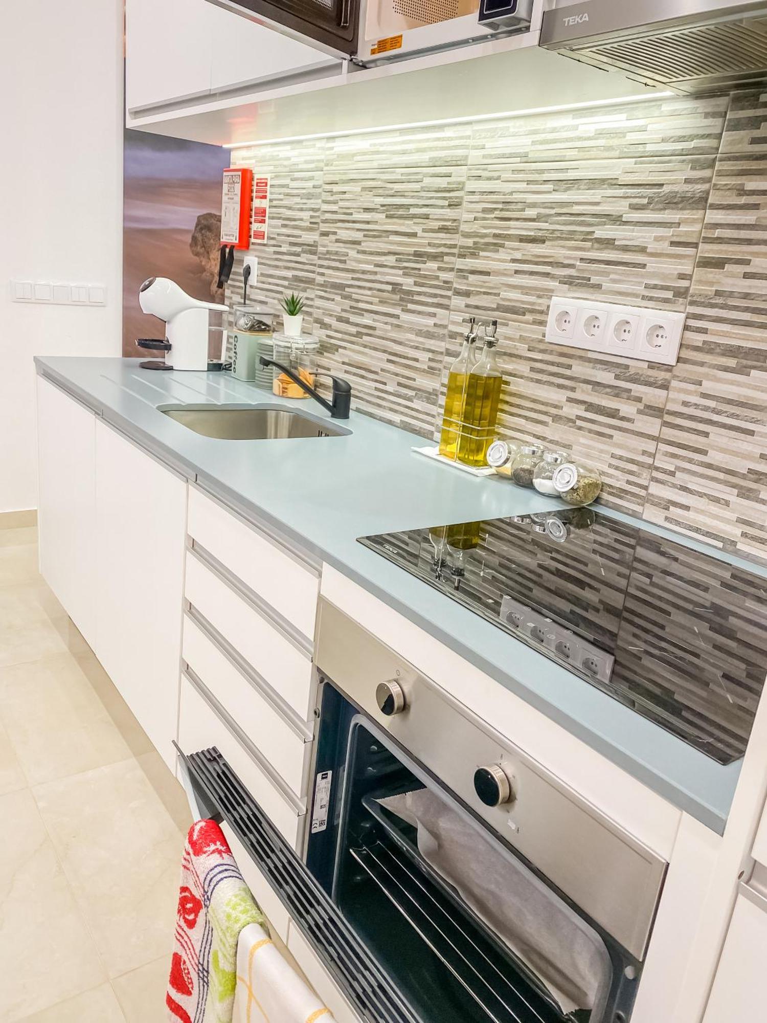 Luxury 2 Min Beach With Balcony, Ocean View, Wifi, Ac, Smarttv Portimão Eksteriør billede