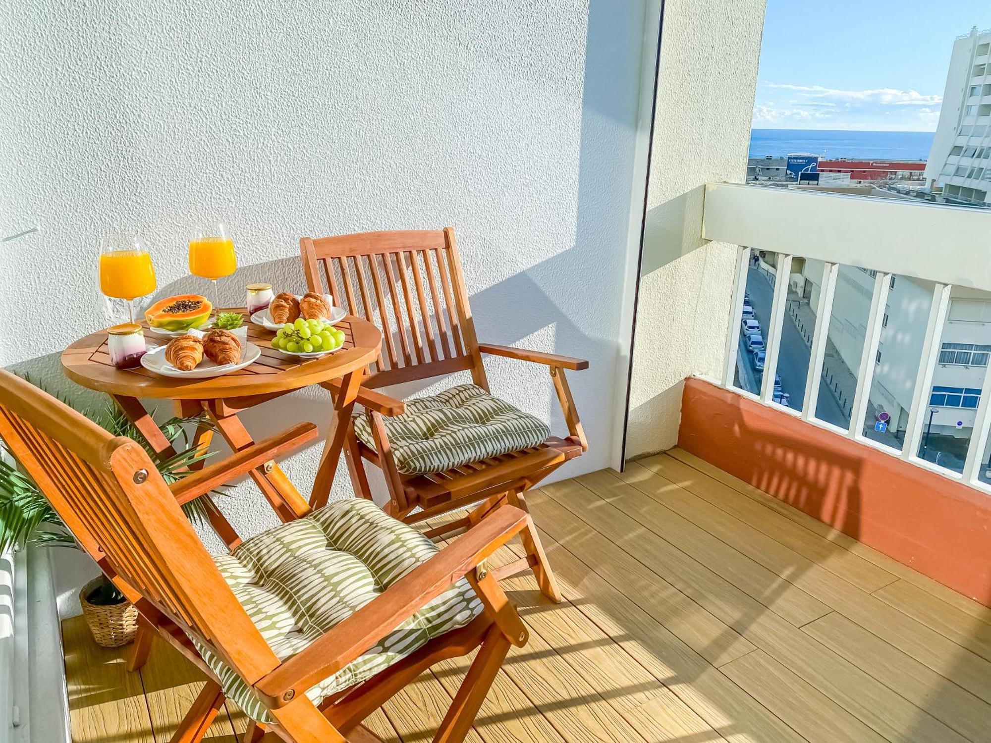 Luxury 2 Min Beach With Balcony, Ocean View, Wifi, Ac, Smarttv Portimão Eksteriør billede